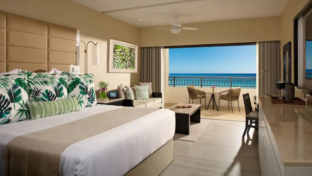 SEWMB-P0002-Oceanfront-Junior-Suite.16x9